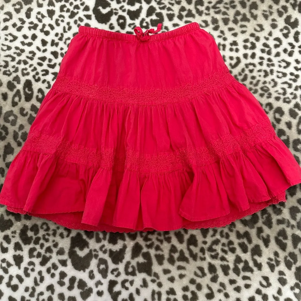 Gap Kids Embroidered Skirt in Pink Size Small 5 6